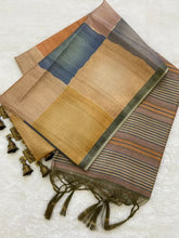 SOFT TUSSAR SILK SAREE WITH BEAUTIFUL PRINT WITH ATTRACTIVE PALLU AND CONTRAST PALLU WITH TASSAL