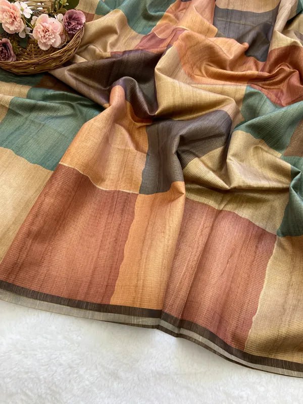 SOFT TUSSAR SILK SAREE WITH BEAUTIFUL PRINT WITH ATTRACTIVE PALLU AND CONTRAST PALLU  WITH TASSAL