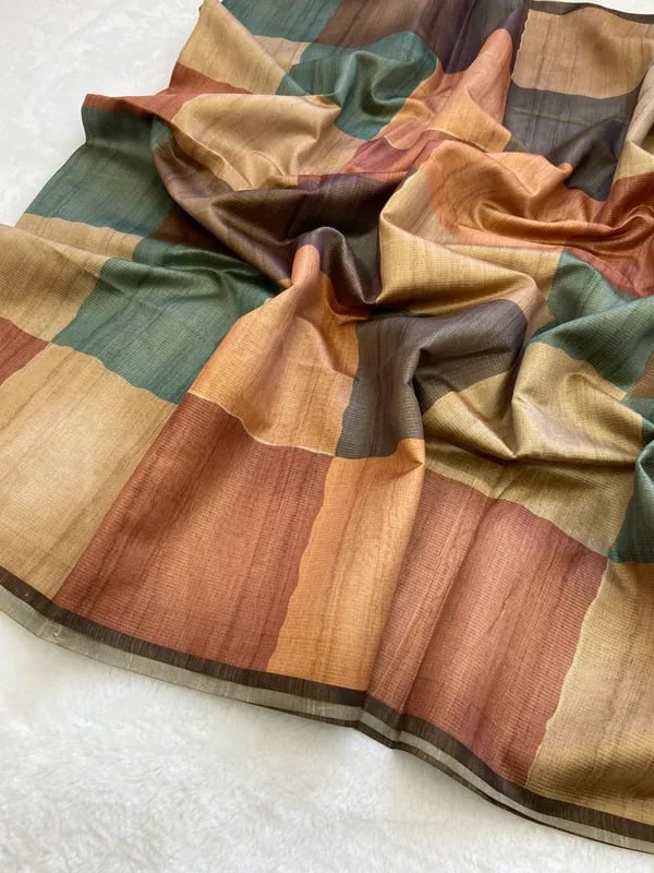 SOFT TUSSAR SILK SAREE WITH BEAUTIFUL PRINT WITH ATTRACTIVE PALLU AND CONTRAST PALLU  WITH TASSAL