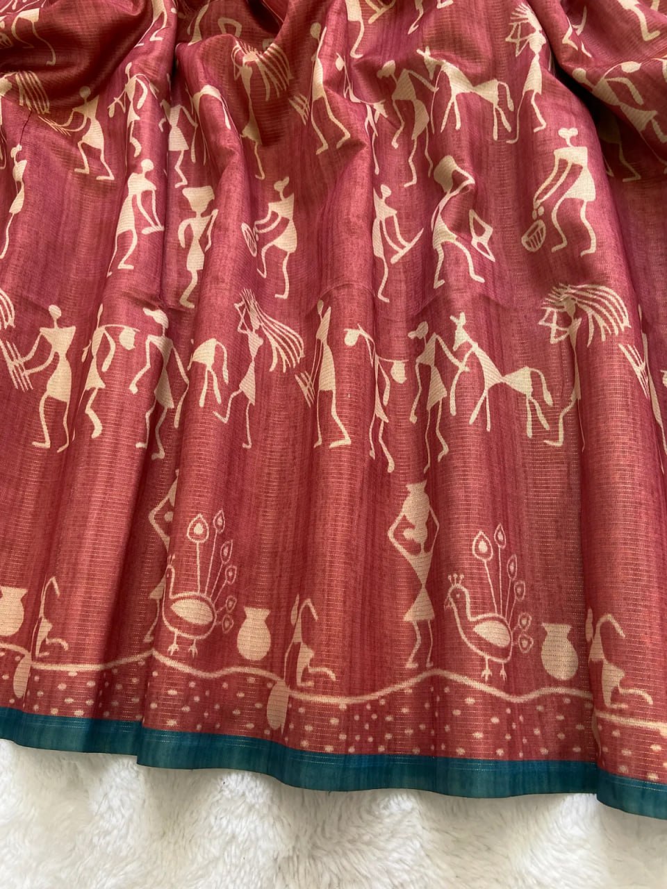 SOFT TUSSAR SILK SAREE WITH BEAUTIFUL PRINT WITH ATTRACTIVE PALLU AND CONTRAST PALLU  WITH TASSAL