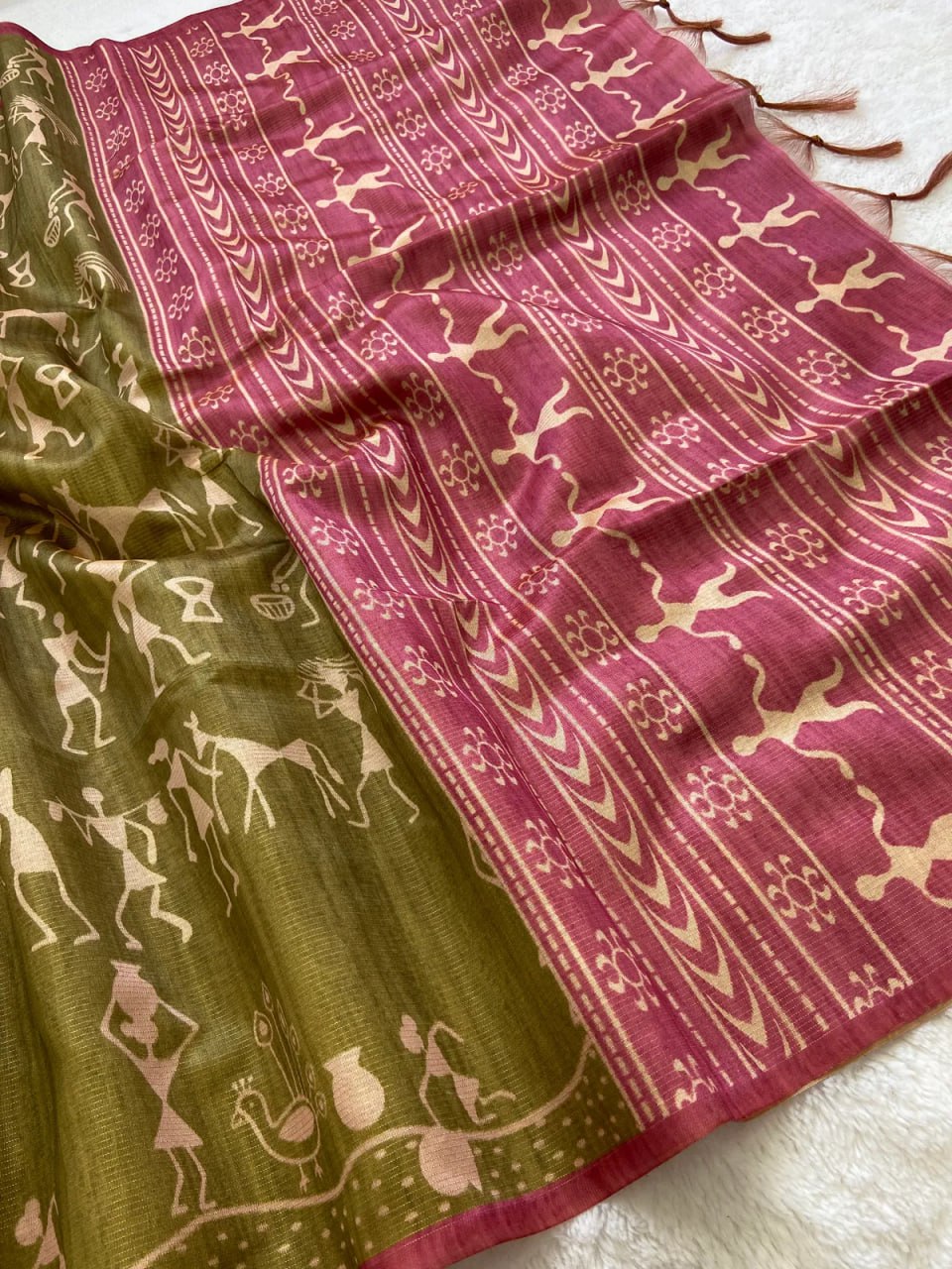 SOFT TUSSAR SILK SAREE WITH BEAUTIFUL PRINT WITH ATTRACTIVE PALLU AND CONTRAST PALLU  WITH TASSAL