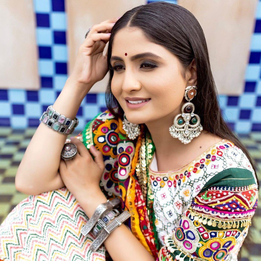 RED WHITE Lehenga Choli With Mirror Work And Attached Blue Dupatta